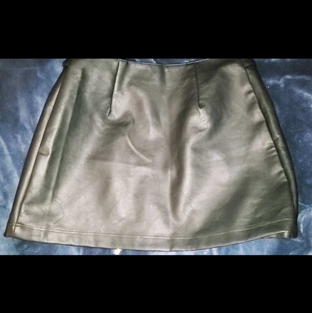 Haute monde leather mini pencil skirt